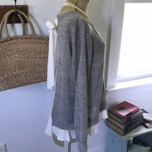 Lightweight sweater w/ruffle hem and bow